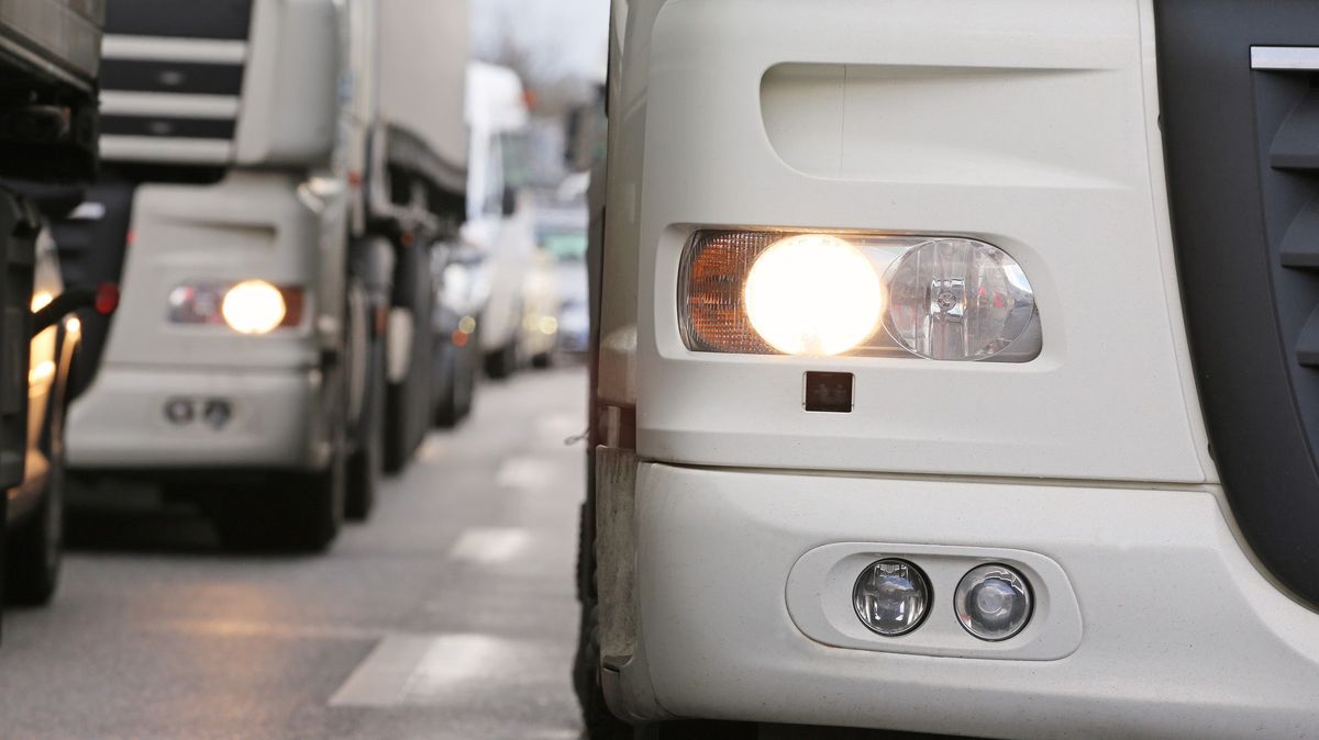 Plán EK na snížení emisí nákladních aut je nerealistický, říká Sdružení automobilového průmyslu